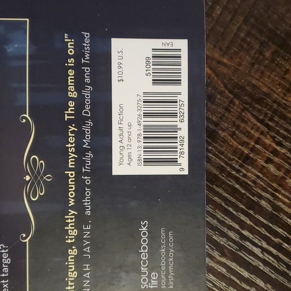 Adult fiction book - Picture 4 of 6